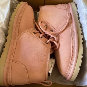 New in box- UGG Neumel- Pink